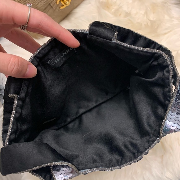 ❌SOLD❌Vintage Chanel sequin evening hand bag - Picture 10 of 10